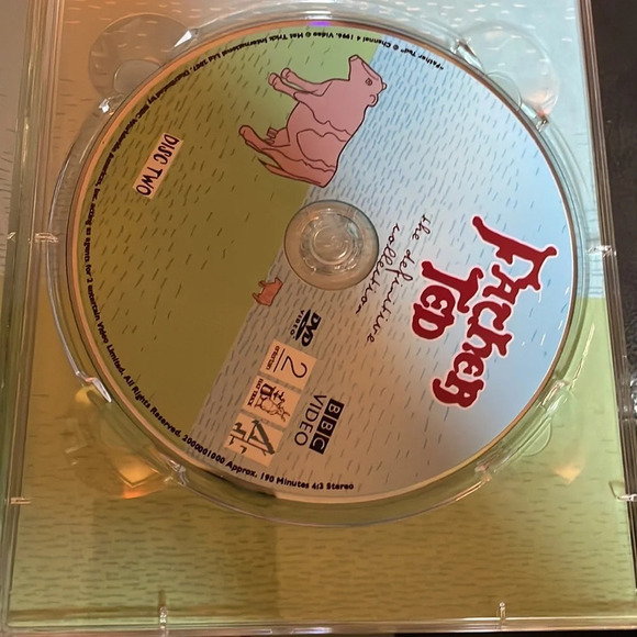 Father Ted BBC 5 disc series like new.  The first 3 discs were watched once - Picture 4 of 7